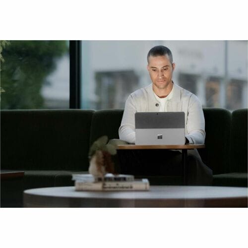 Tableta Surface Pro 10, 13 pulgadas, Core Ultra 7, 16GB RAM, almacenamiento 512GB, Windows 11 Pro, WiFi, Bluetooth, 1 año de garantía