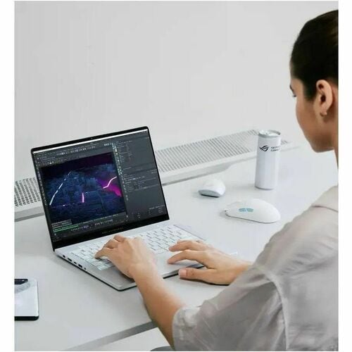 Laptop para hogar ASUS ROG Zephyrus G14 GA403UV, Ryzen 9 8945HS, 32GB RAM, SSD 1T, Windows 11 Home, 1 año de garantía