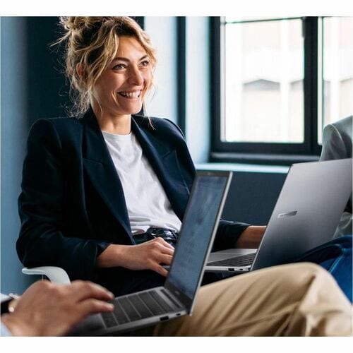 Laptop Empresarial ASUS ExpertBook P5, Intel Core Ultra 5 226V, 16GB RAM, SSD 512GB, Windows 11 Pro, 1 año de garantía