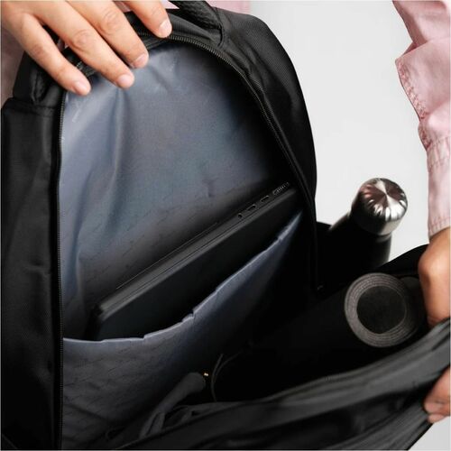 Mochila para laptop 15.6"-17" Gran Capacidad modelo Essentials marca Perfect Choice