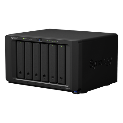 NAS Synology DS1621+ | 6 Bahías (exp. 16) | AMD Ryzen V1500B 4C | 4GB DDR4 ECC (max 32GB) | 10GbE | 2×M.2 NVMe | RAID 6 | Btrfs | VM + Docker | Active Backup | SKU DS1621+